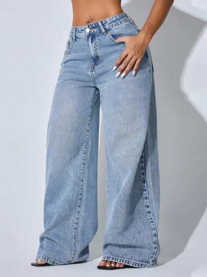 Low-Waist Wide-Leg Curved Jeans